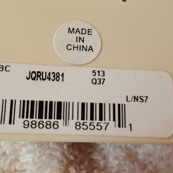 Kenneth Cole Reaction Hoop Earrings - Picture 5 of 6